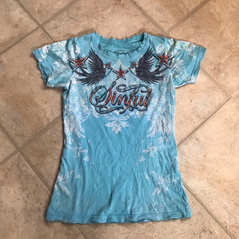 Small Sinful shirt with wings on the back